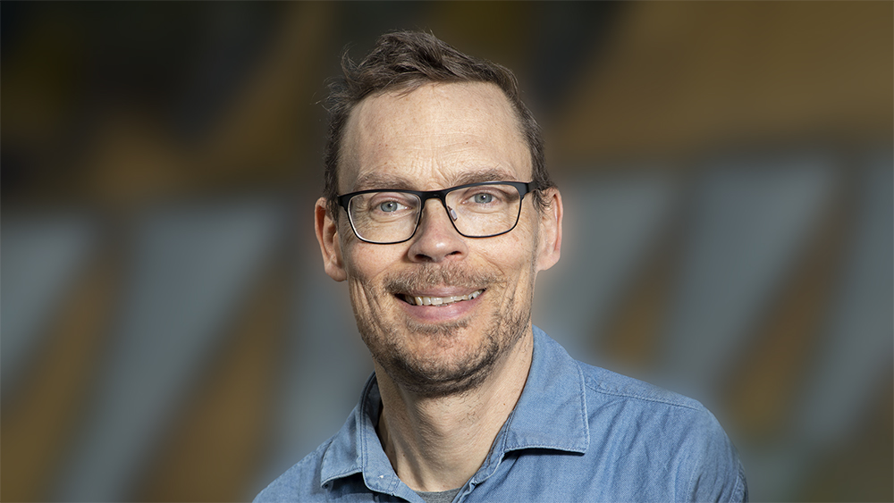 Fredrik Piehl, professor i neurologi vid Karolinska Institutet och överläkare vid Karolinska universitetssjukhuset. Foto: Stefan Zimmerman